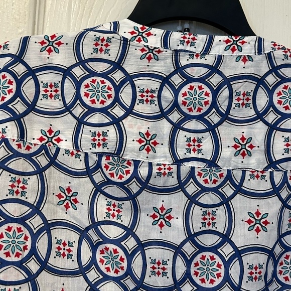 NWT Liz Claiborne “White Tile” Design Long Sleeve Blouse - Picture 4 of 7